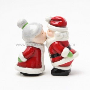 Santa Kissing Mrs Claus Magnetic Salt & Pepper Shakers Set