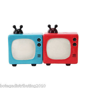 Retro Televisions Old Box TV Ceramic Magnetic Salt and Pepper Shaker Set